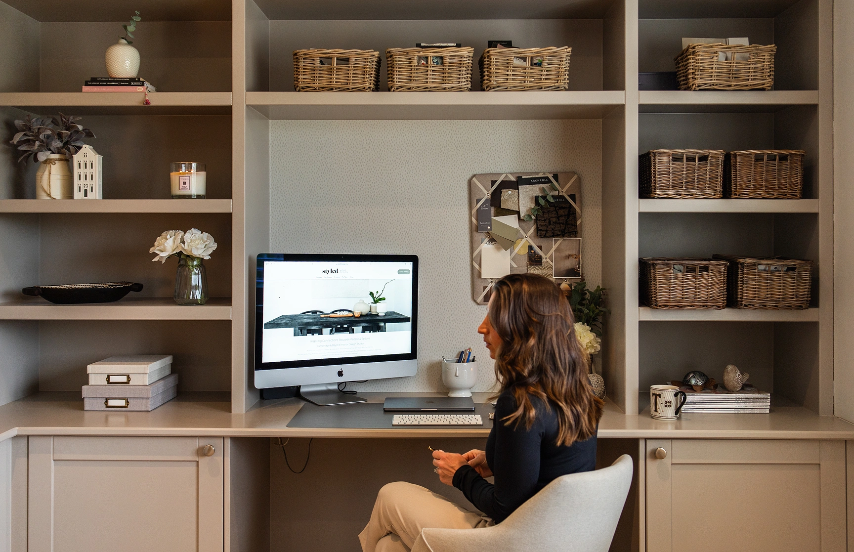 natasha-king-sitting-at-her-home-office-desk
