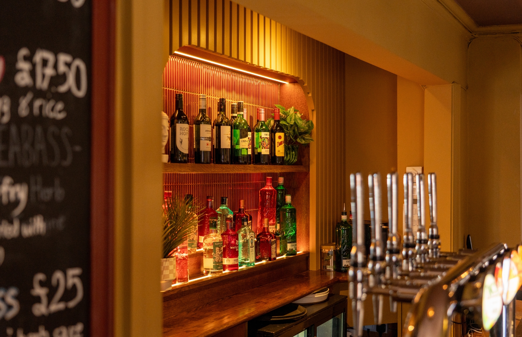image of a bar design in a pub and restaurant